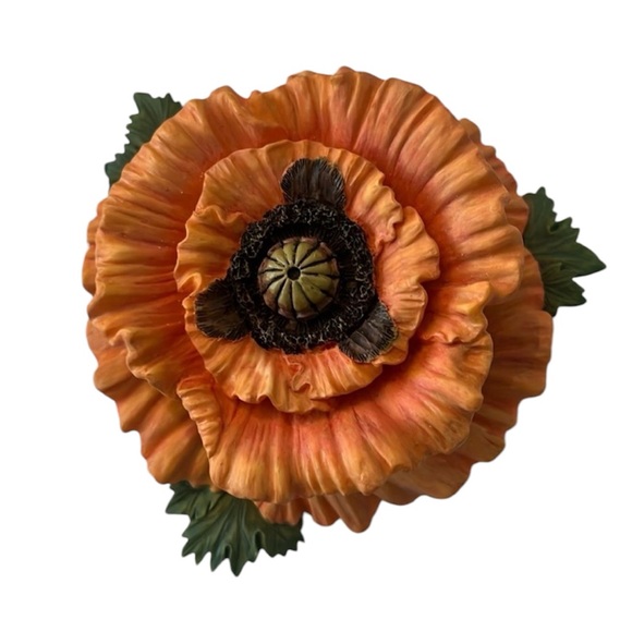 Vintage resin Poppy hinged trinket box with gold trim EVC - Picture 1 of 9